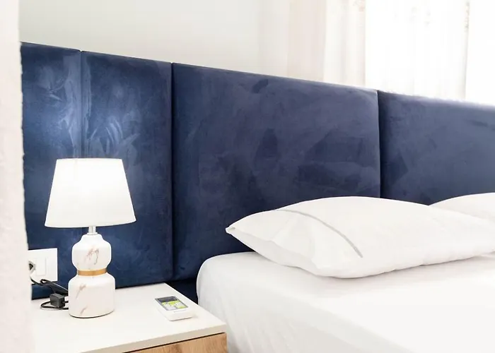 Merlind&anisa Sarandë